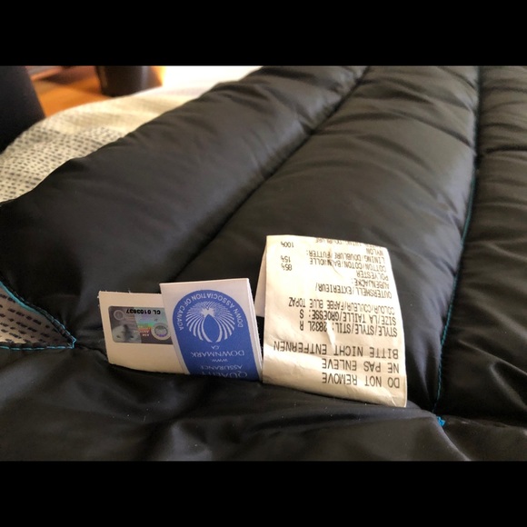 Authentic blue Canadian Goose vest - Picture 6 of 10